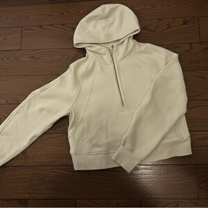 Lululemon athletica scuba oversized half zip in beige with gold zip